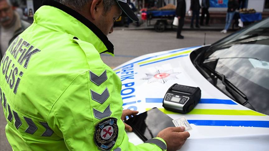 Sürücülere yeni yılda şok ceza: Kırmızı ışık, alkol ve makas ihlallerinde cezalar yükseldi 5